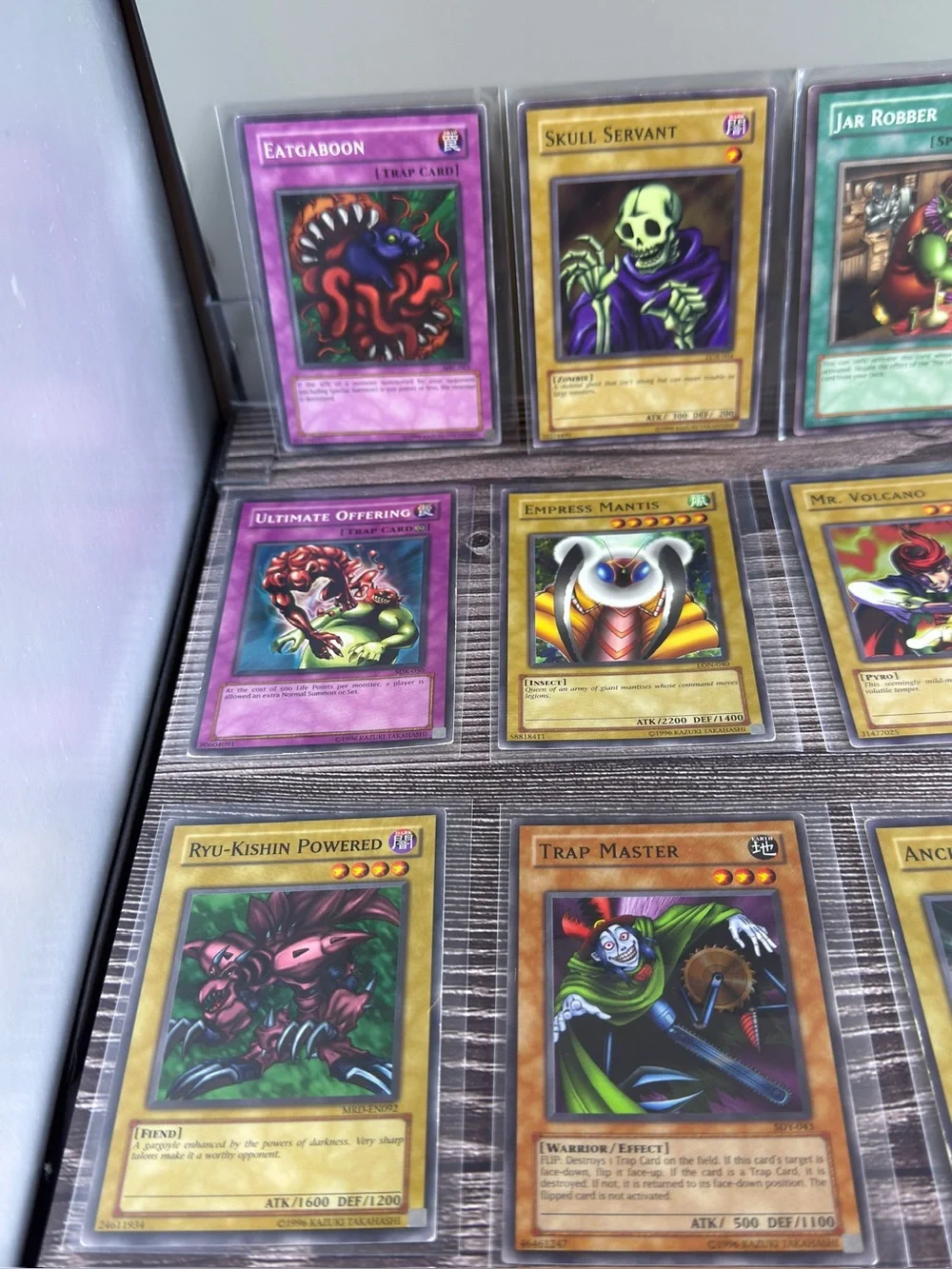 Yu-Gi-Oh Vintage Lot (20 Cards) – Skull Servant, Jar Robber, Traps/Spells Mix